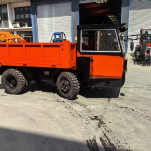 隨車挖運(yùn)輸車